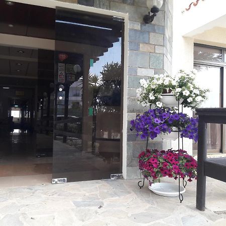 Harry'S Hotel بروتاراس المظهر الخارجي الصورة