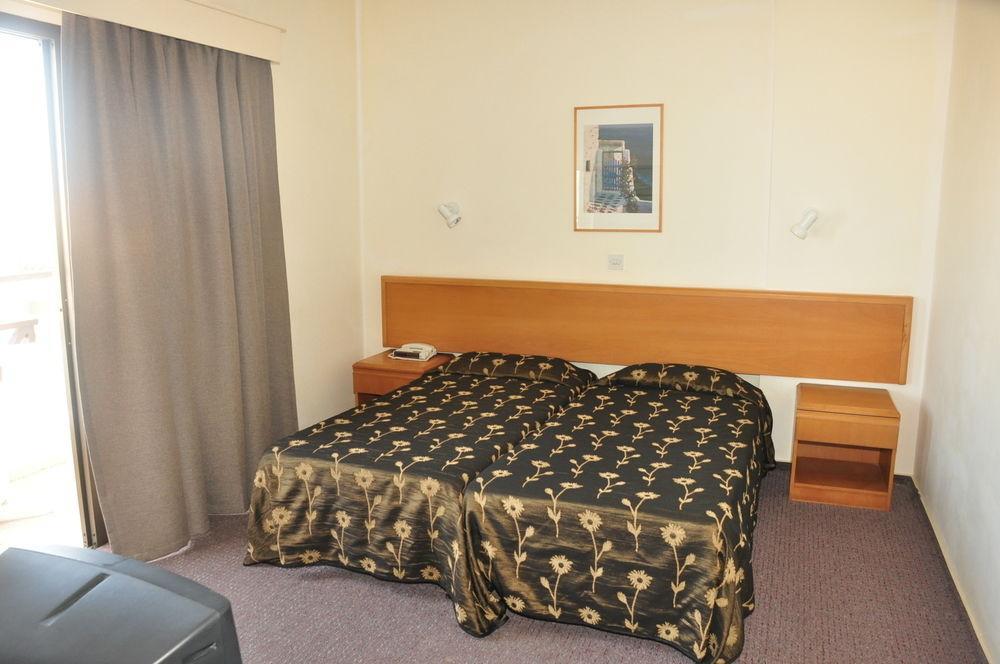 Harry'S Hotel بروتاراس المظهر الخارجي الصورة